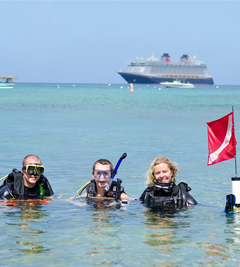 Discover Scuba Diving in Grand Cayman with Lobster Pot Dive Center